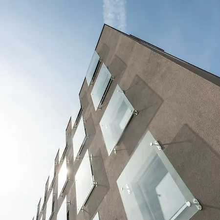 A2 - Airport & Messe מלון 3*