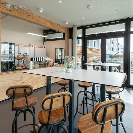 A2 - Airport & Messe מלון