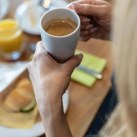 מלון A2 - Airport & Messe 3*