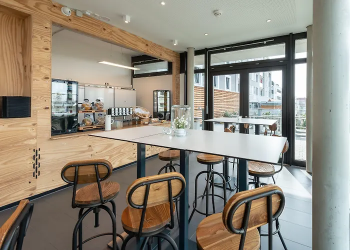 A2 - Airport & Messe Отель